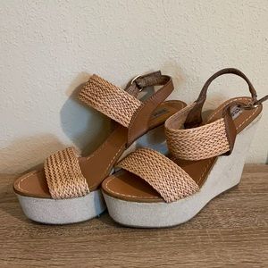 Steve Madden Tan & Brown Wedges